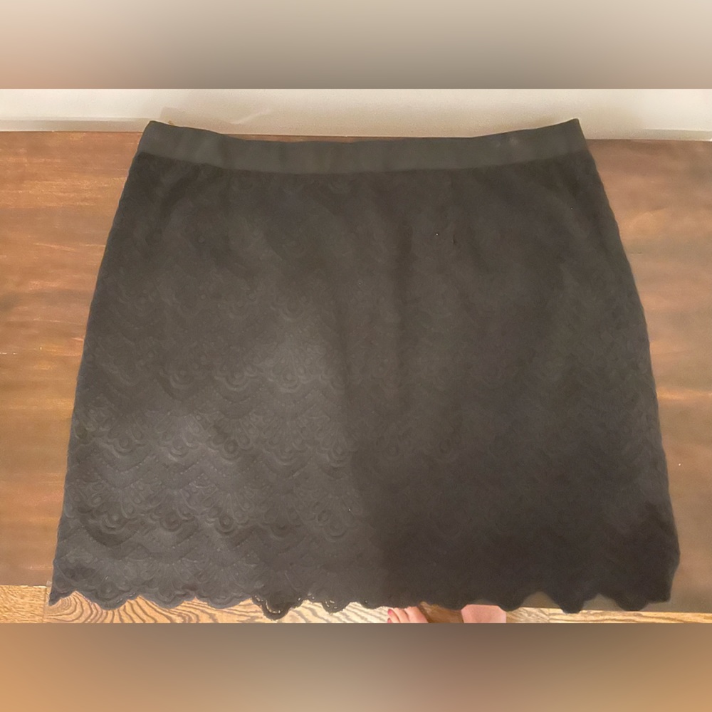 Jcrew black scalloped lace skirt. Womens size 12. GUC